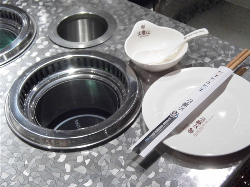 無煙火鍋魅力有多大？寶島臺灣同胞都來學！